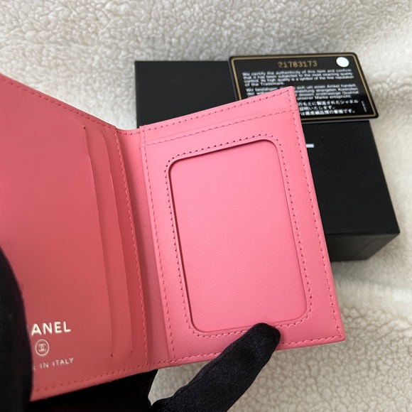 Auth Chanel Coral Pink Patent Leather Bi-Fold Card Case w/ Silver Hardware - Picture 10 of 13